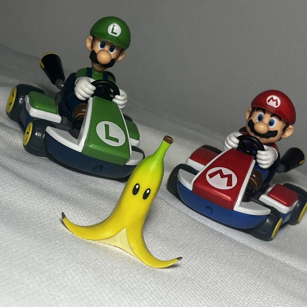 Super Nintendo Mario Kart Spin Out 5” Mario and Luigi w/ Banana Set - Jakks